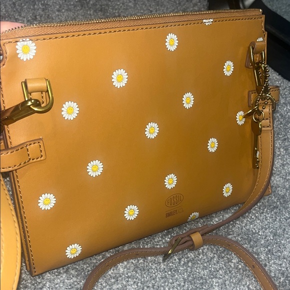 Fossil Tan Smiley Face Crossbody Bag - Picture 4 of 6